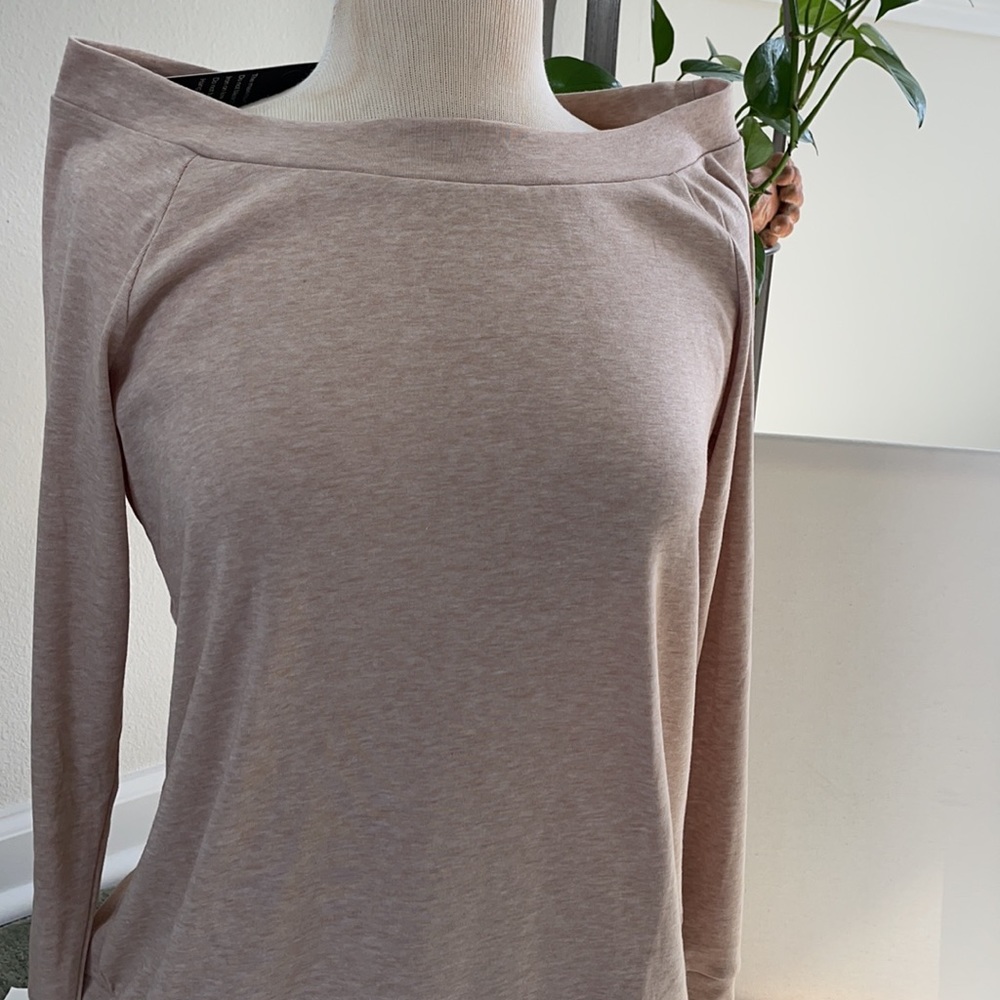 NWT HIYIYEZI Women's Long Sleeve Tan, size M